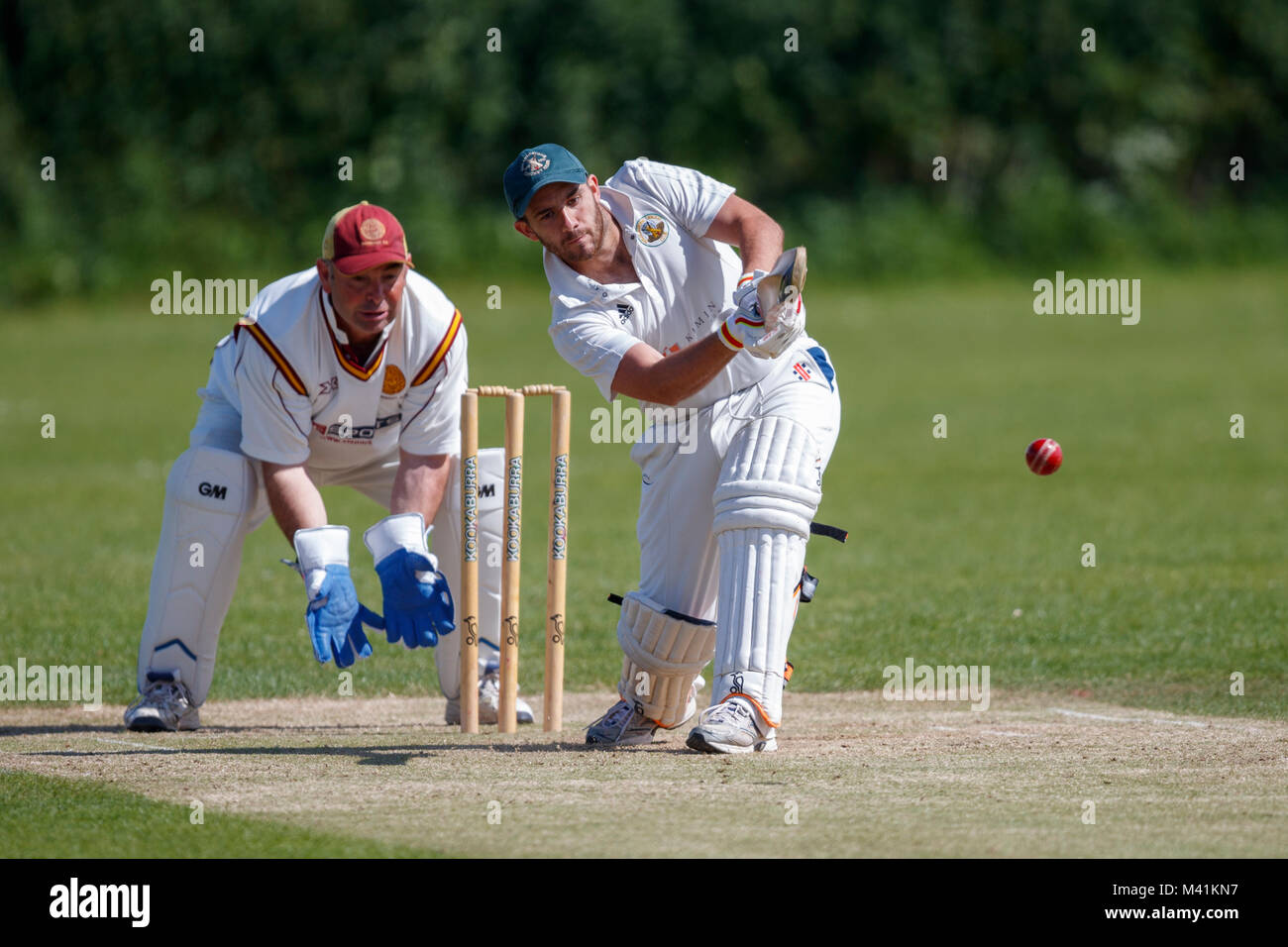 Batteur de cricket en action. Banque D'Images