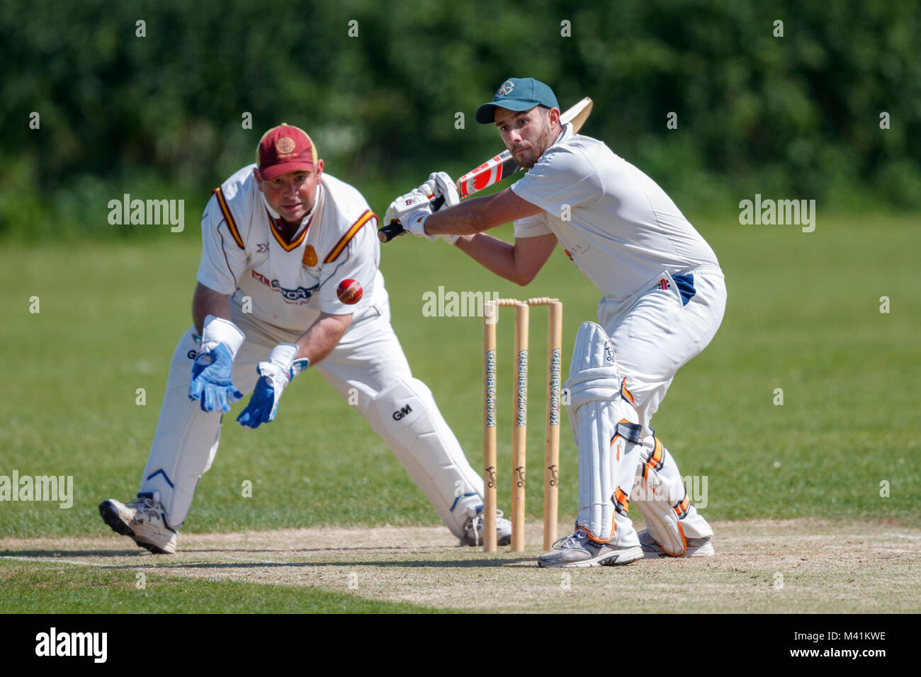 Batteur de cricket en action. Banque D'Images