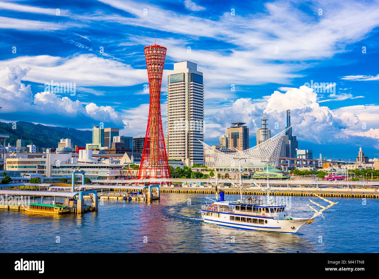 Kobe, Japon skyline au port et la tour. Banque D'Images