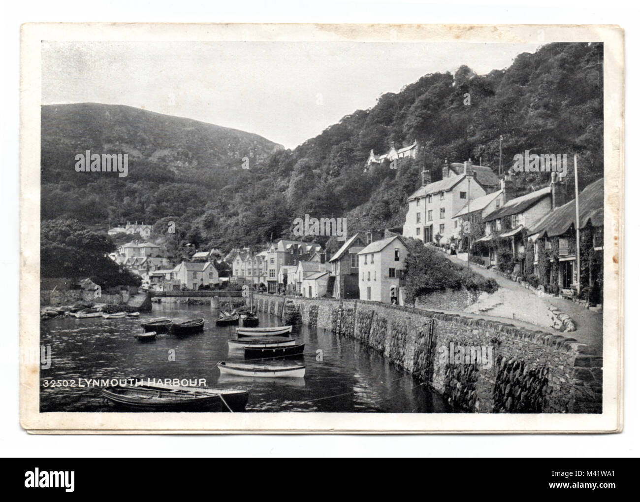 Harbour, N. Lynmouth Devon, England, UK dans une vieille carte postale de 1920 : Lynmouth qu'il l'était avant l'inondation de 1952 Banque D'Images