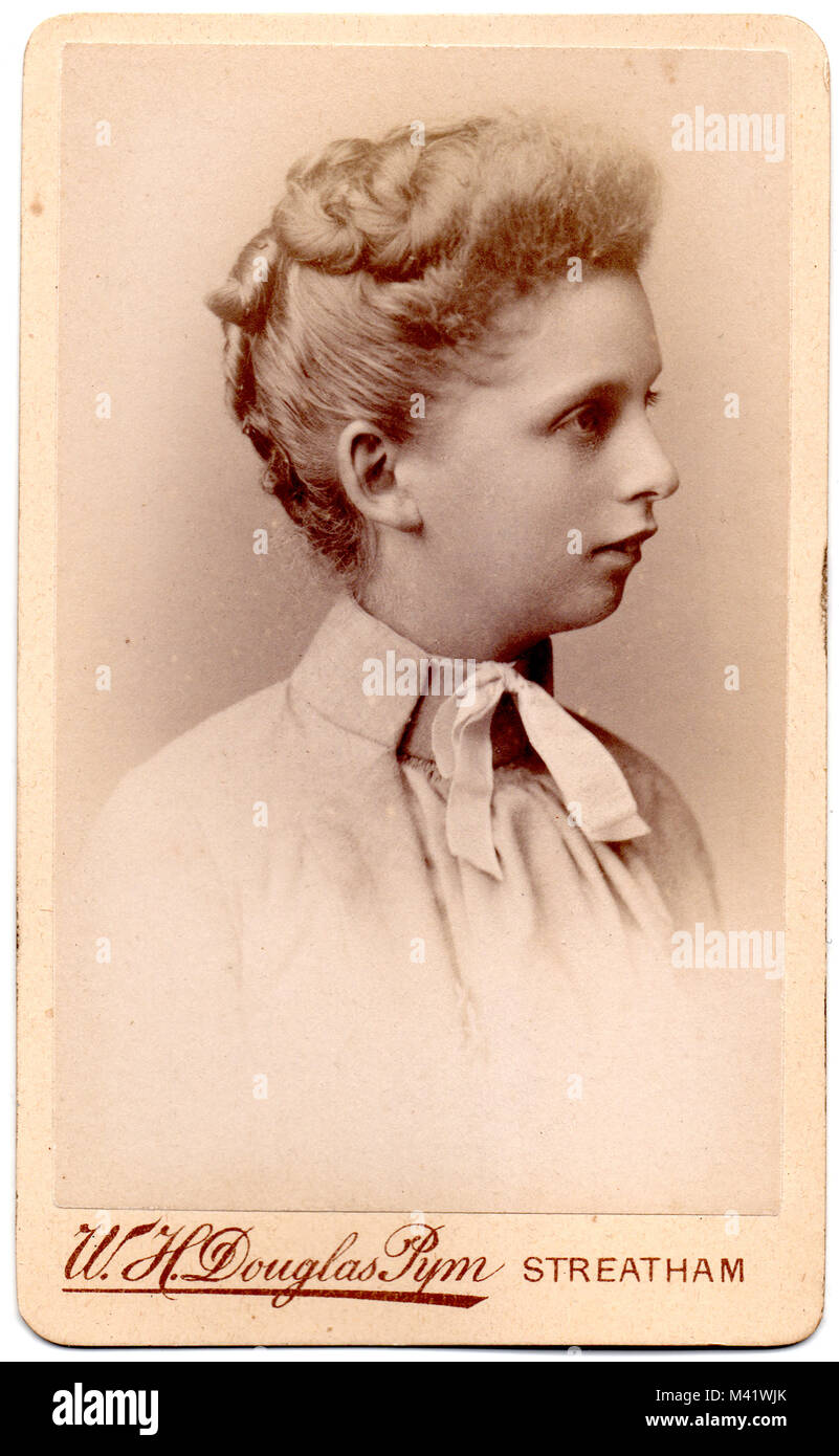 Studio portrait de Louisa Jupp, né 1880 : photographie victorienne, vers 1898 Banque D'Images