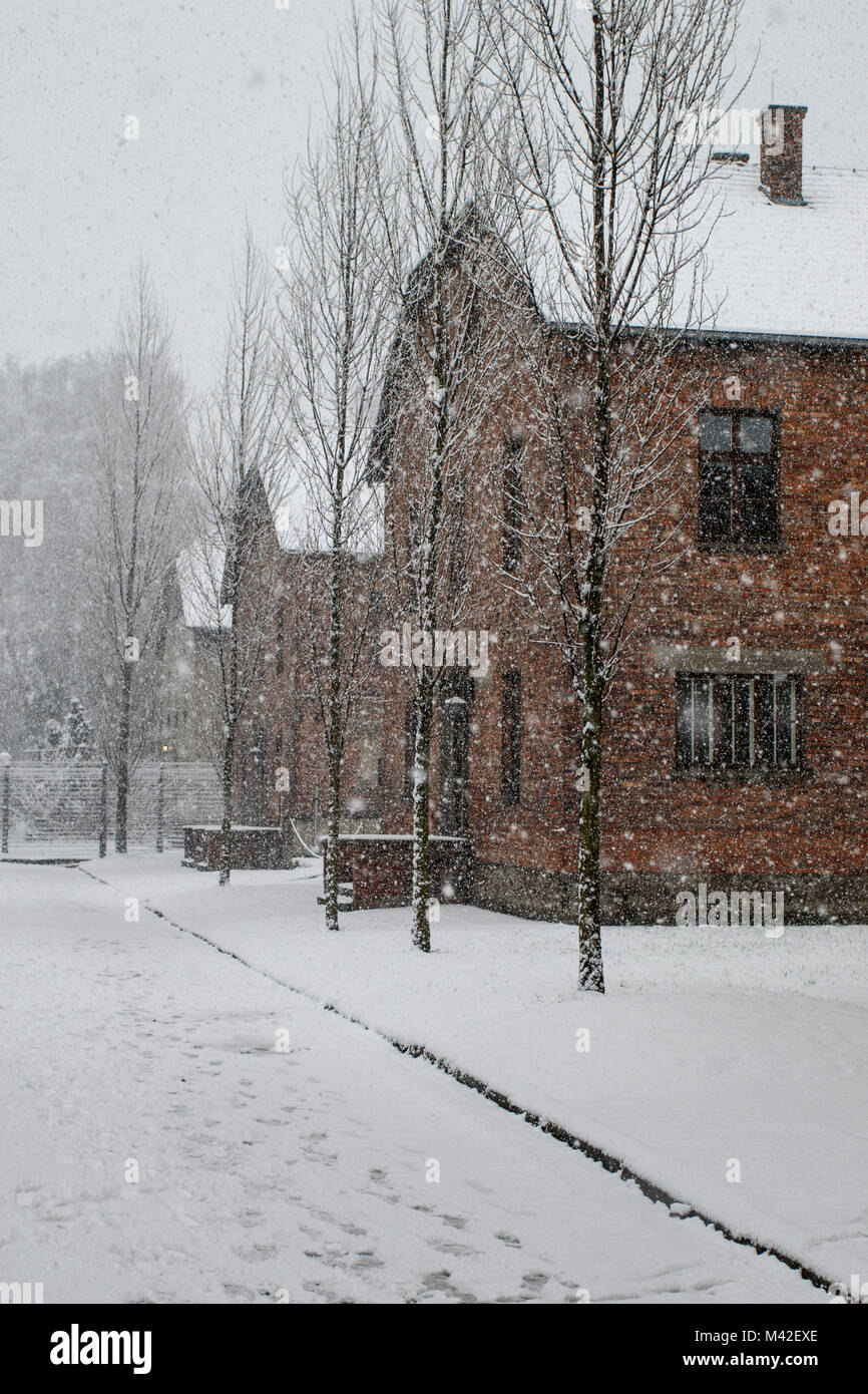 Auschwitz, Malopolskie / Pologne - 04 févr. 2018 : Auschwitz Birkenau, camp de concentration et d'extermination nazis. Avis de casernes. Banque D'Images