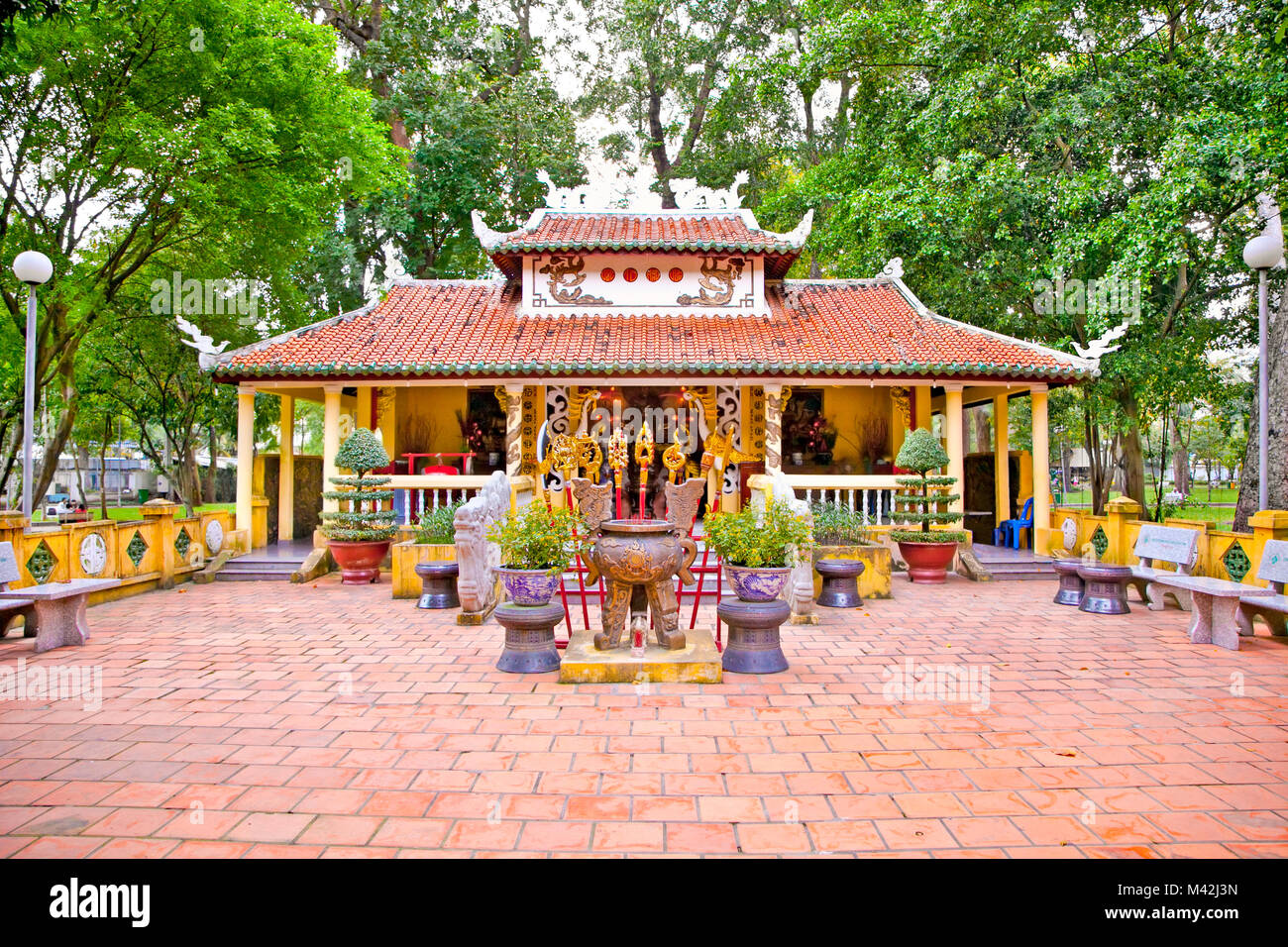 Den Tuong Niem Cac Vua Hung Temple dans Parc Tao Dan, Ho Chi Minh ou Saigon, Vietnam. Banque D'Images