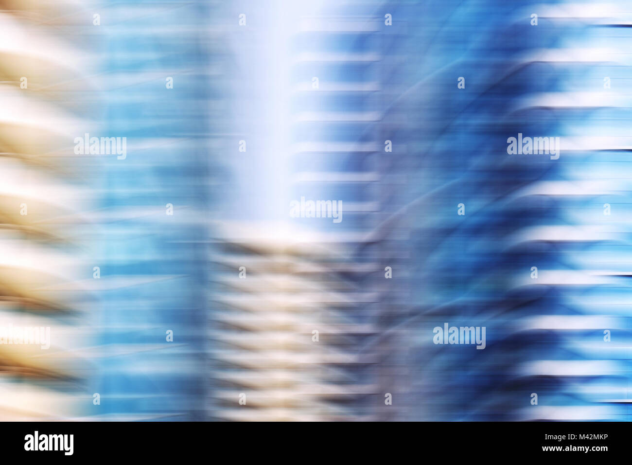 Abstract futuristic background fait de motion blurred les immeubles de bureaux. Banque D'Images