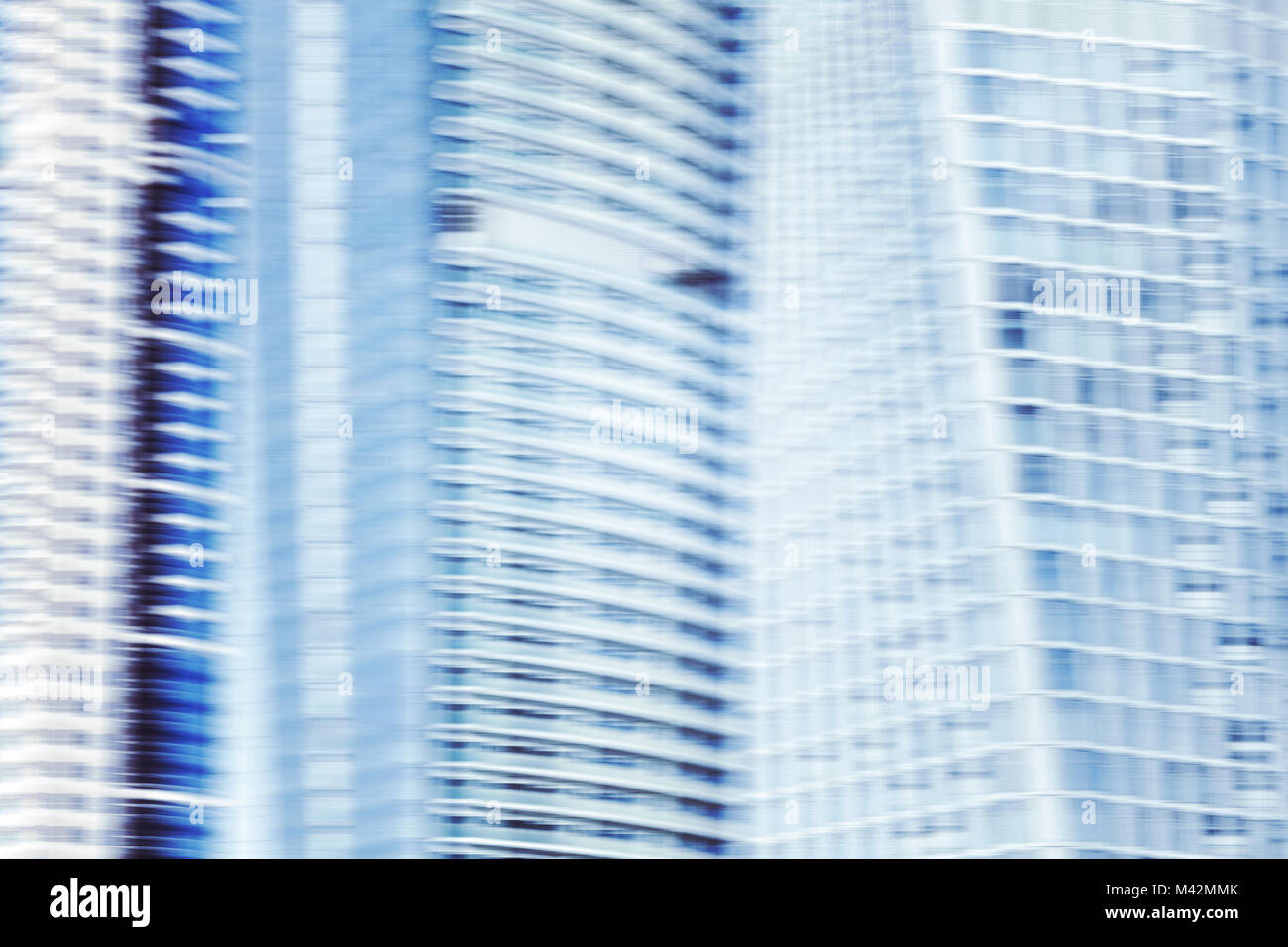 Abstract futuristic background fait de motion blurred les immeubles de bureaux. Banque D'Images
