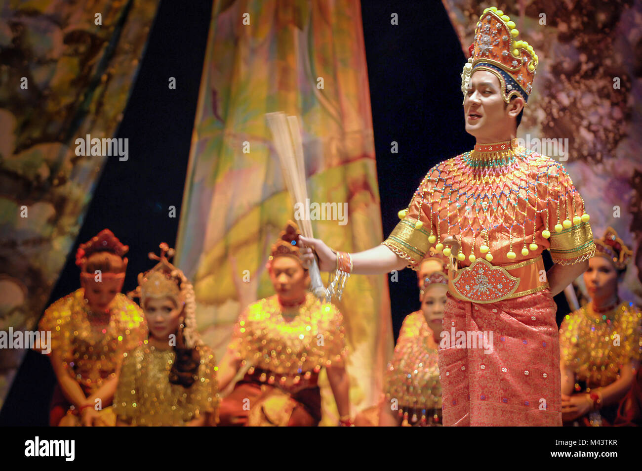 Mak Mak yong ou yung est une forme traditionnelle de la danse-théâtre du nord de la Malaisie, en particulier l'état de Kelantan Banque D'Images
