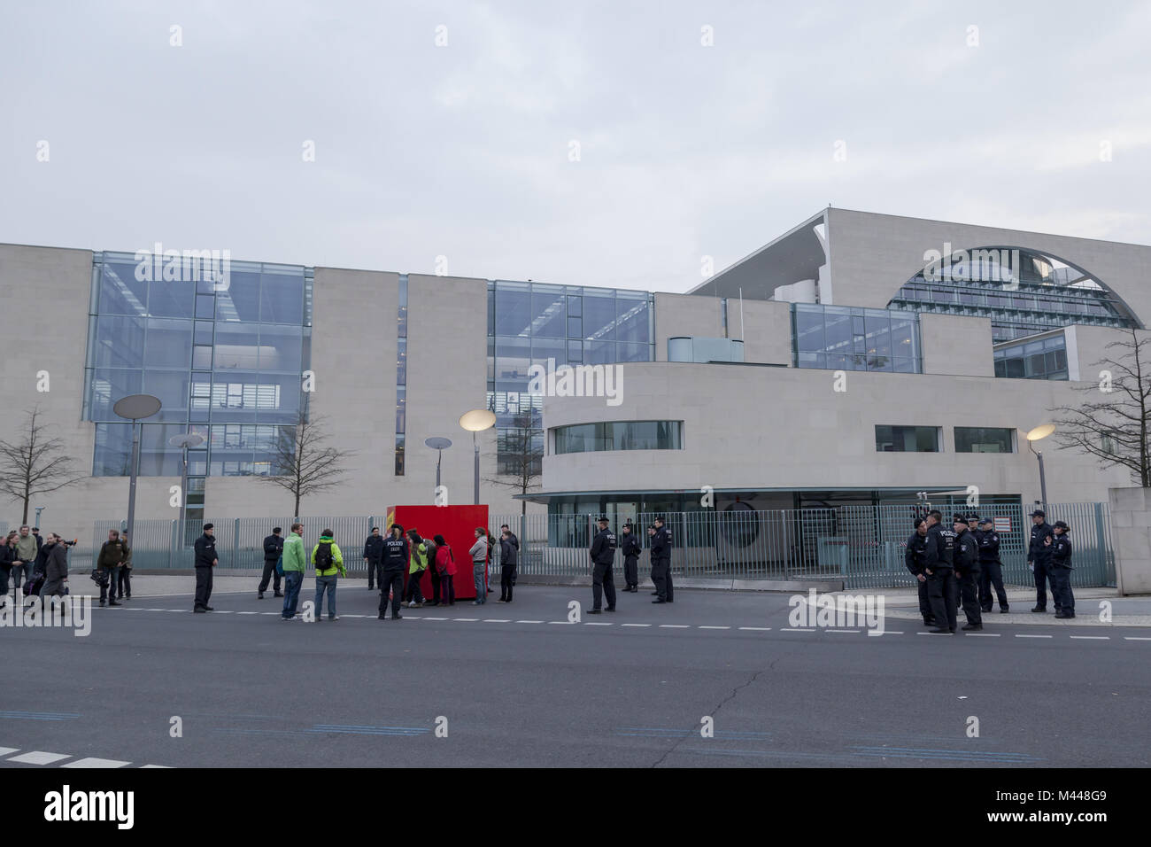 Les manifestants ont bloqué la chancellerie allemande Greenpeace Banque D'Images