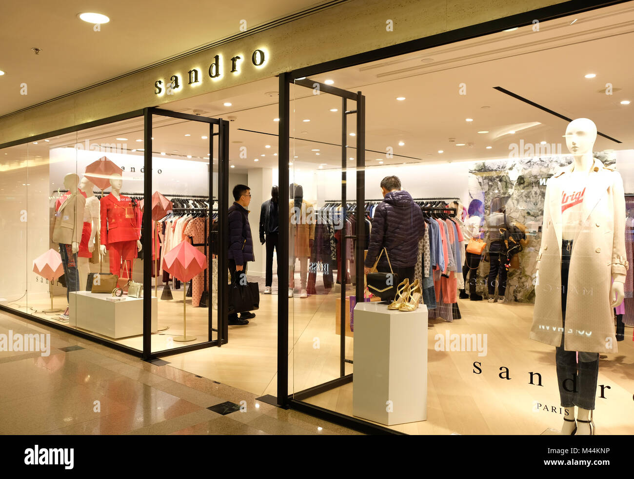 HONG KONG - le 4 février 2018 : Sandro shop à Hong Kong. Sandro est une marque de mode de Paris, France. Banque D'Images