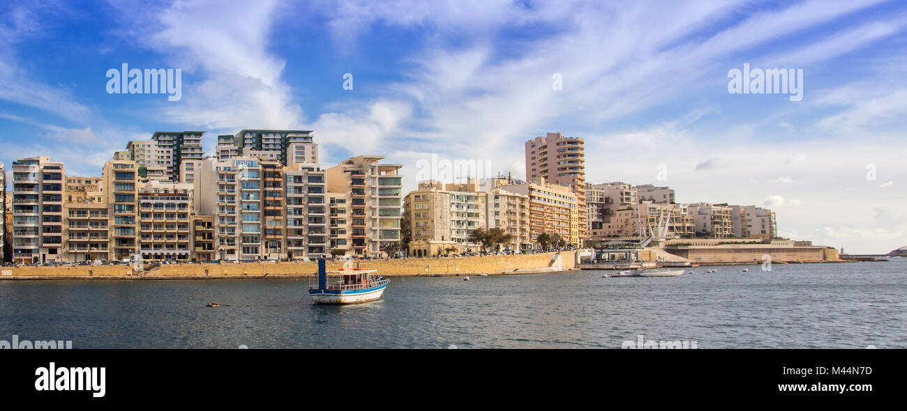 Découvrez Malte - Skyline de Sliema Banque D'Images