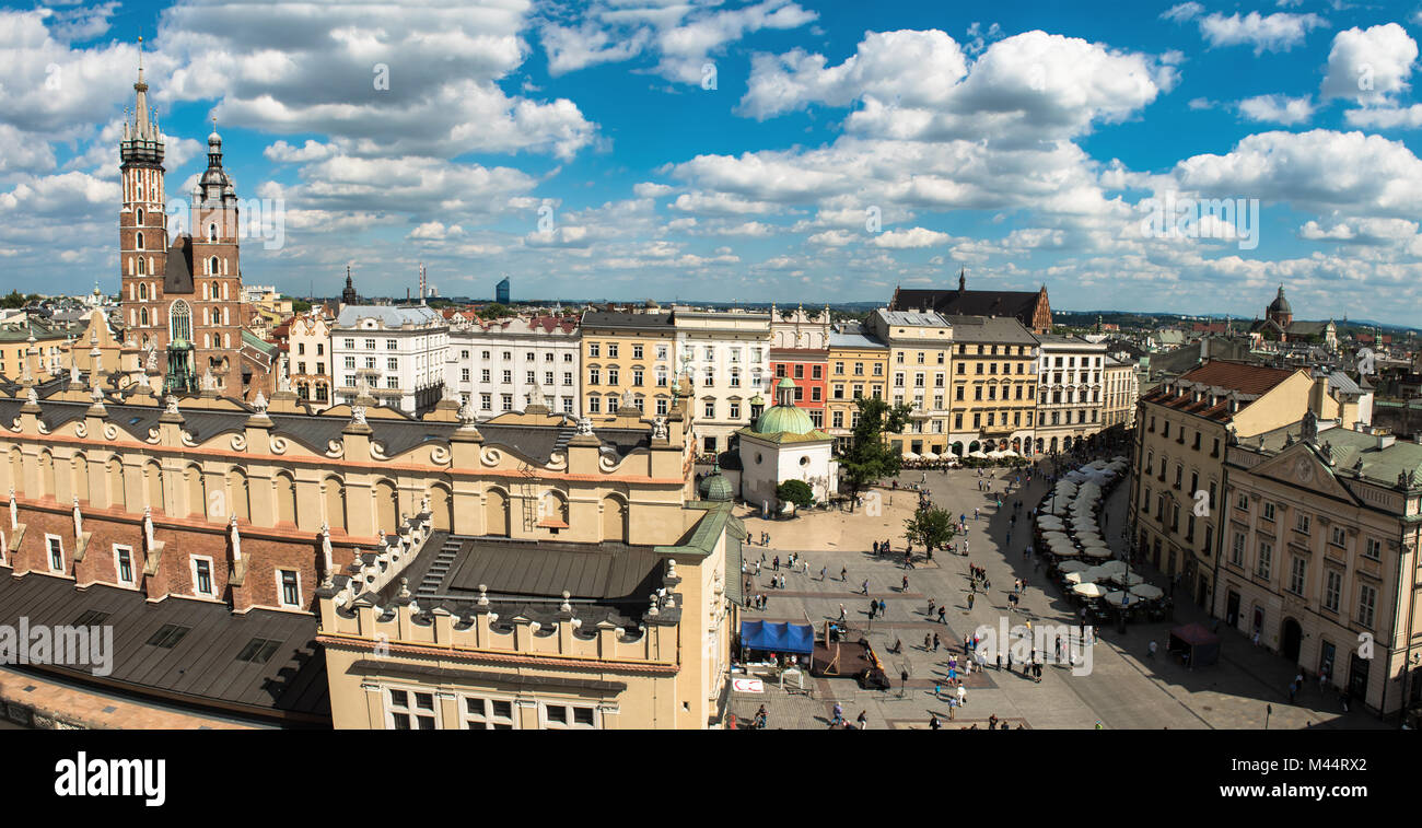 L'église de la Vierge Marie à la place principale, Cracovie, Pologne Banque D'Images