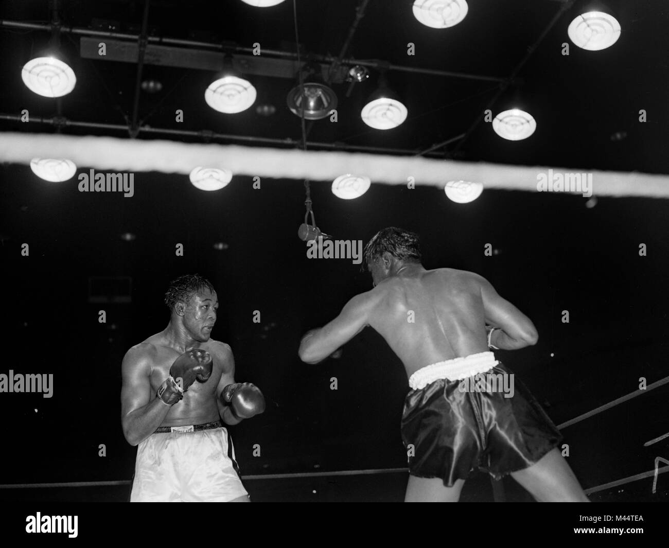 Match de boxe au Chicago Stadium, ca. 1955. Banque D'Images