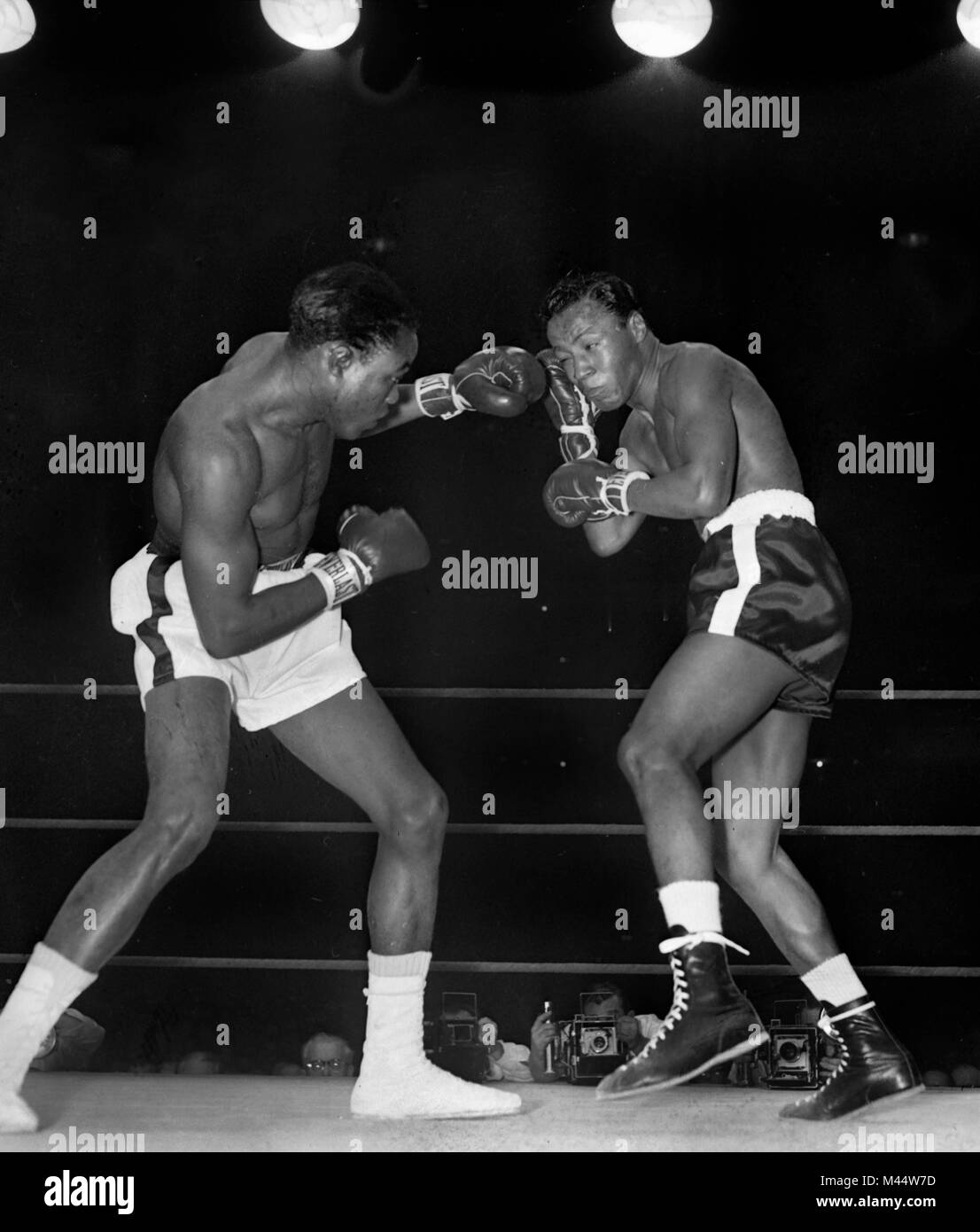 Un match de boxe au Chicago Stadium, ca. 1954. Banque D'Images