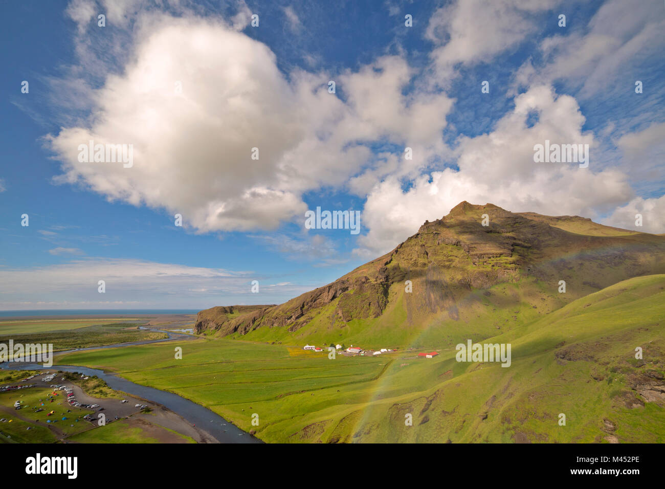 Vue du paysage depuis le haut de Skogafoss, Skogar, Sudurland, Islande Banque D'Images