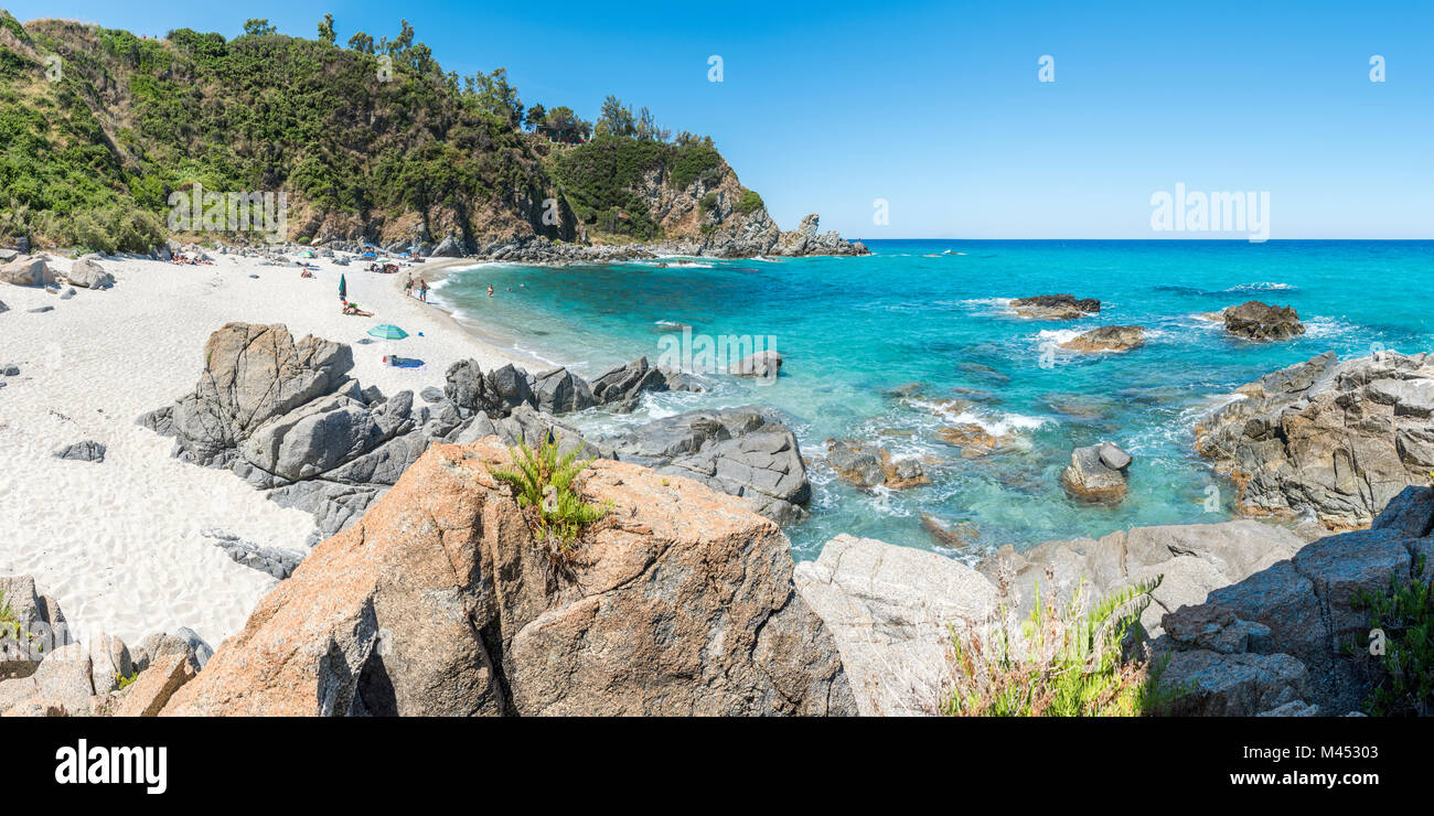 Zambrone, province de Vibo Valentia, Calabre, Italie, Europe. La plage 'Paradiso del Sub' Banque D'Images