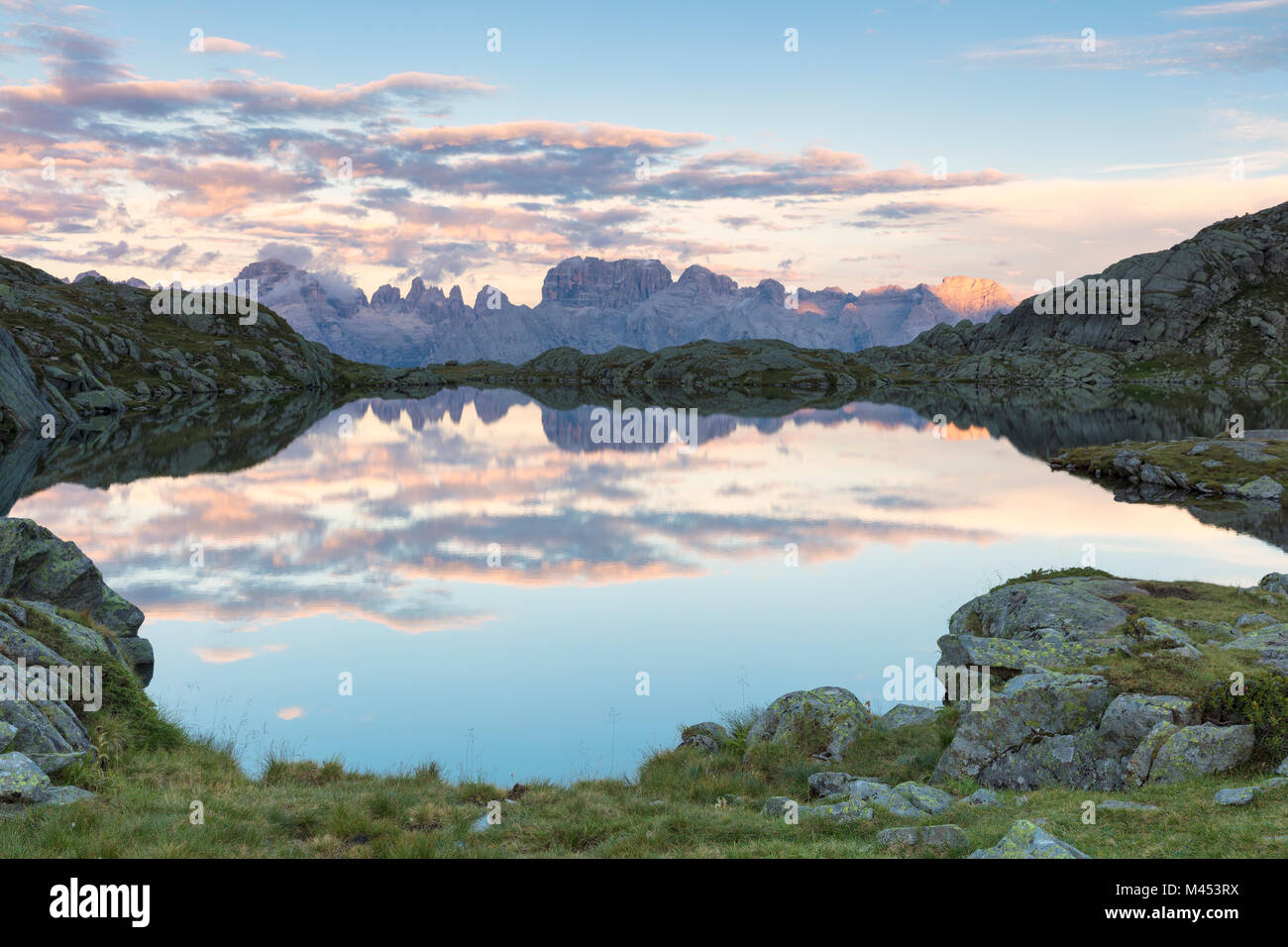 Dolomites de Brenta vue du Lago Nero, Parc Naturel Adamello Brenta, province de Trento, Trentino Alto Adige, Italie, Europe district Banque D'Images