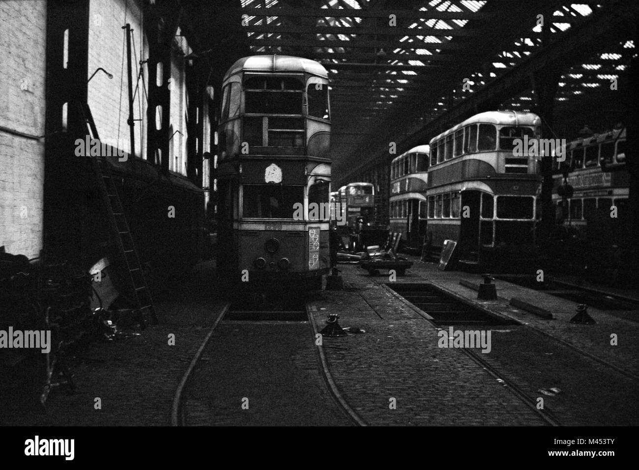 L'intérieur 45, rue Ruby, Dalmarnock dépôt de tramways. Image prise en 1962 par un passionné de tramway, la même année, Glasgow Corporation a fermé les voies de tramways. Banque D'Images