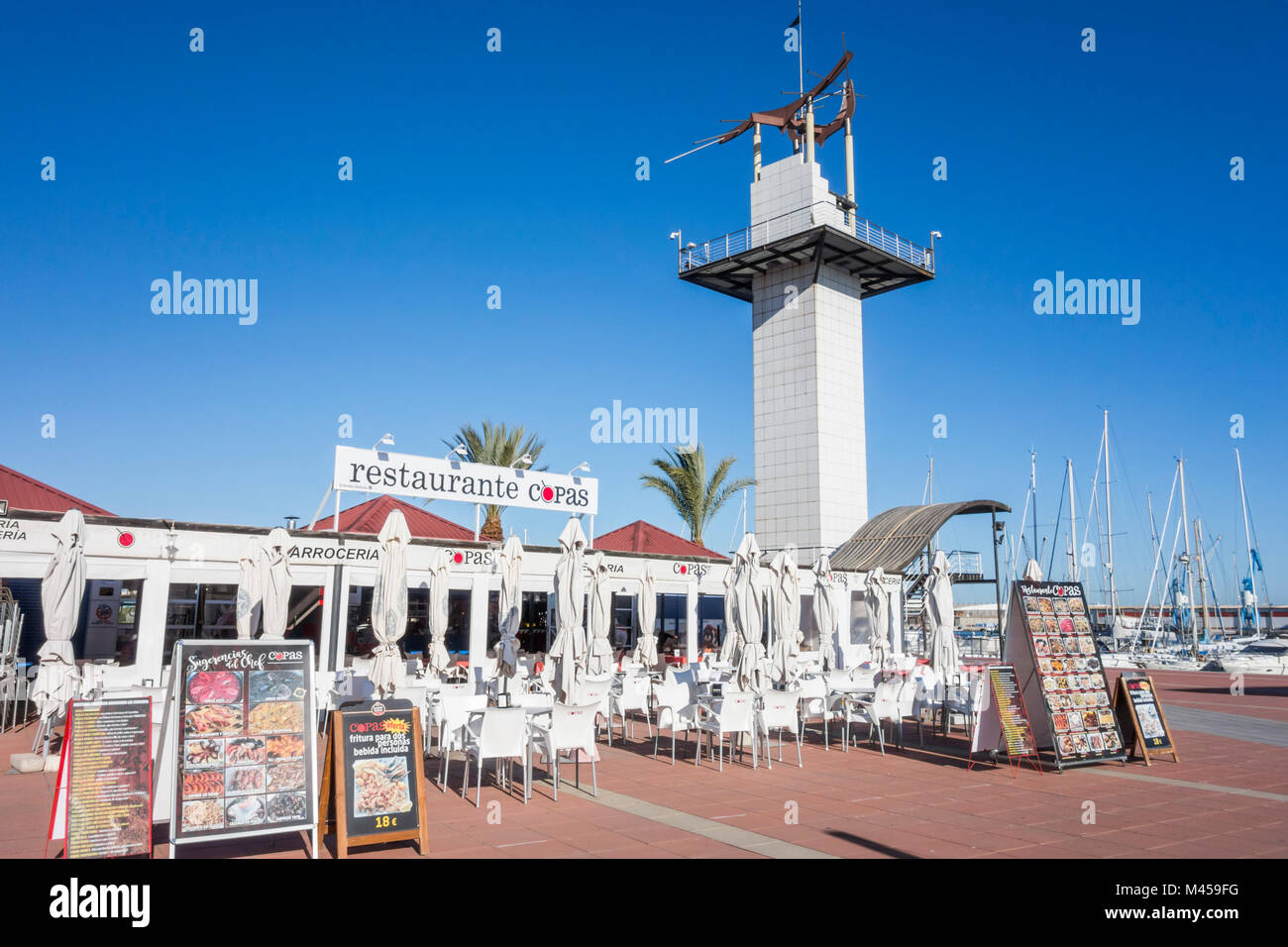 Restaurant la tour Port à El Grao, quartier maritime.Castellon, Espagne. Banque D'Images
