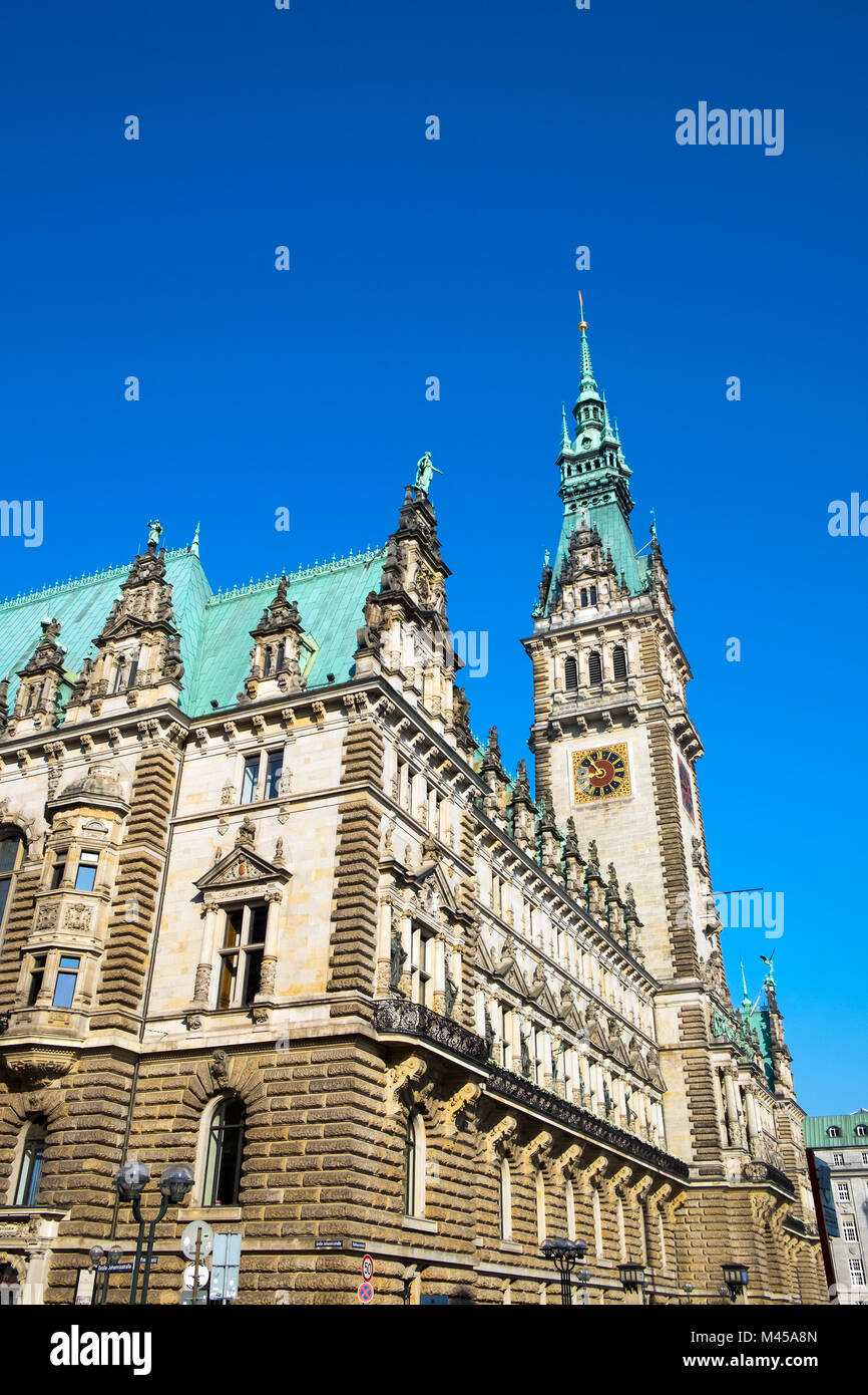 L'imposant hôtel de ville de Hambourg en Allemagne Banque D'Images