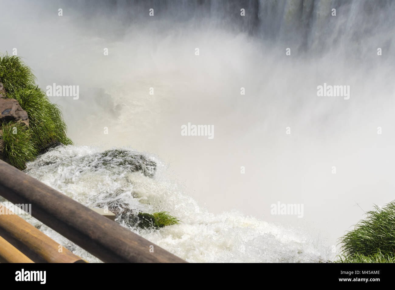 La Gorge du Diable d'Iguazu à la frontière de l'Argentine Banque D'Images