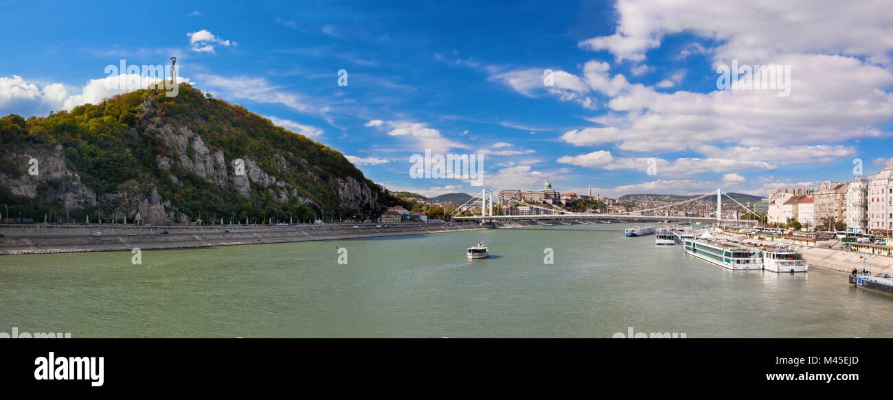 La colline Gellert et Danuber River. Budapest, Hongrie. Banque D'Images