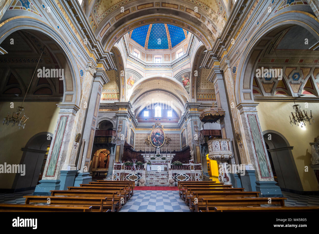 Intérieur de la cathédrale d'Oristano, Oristano, Sardaigne, Italie Banque D'Images