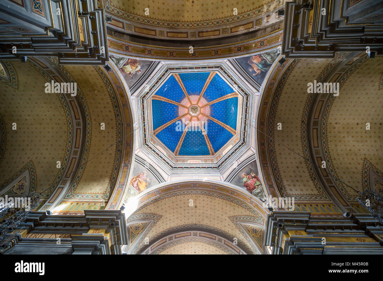 Intérieur de la cathédrale d'Oristano, Oristano, Sardaigne, Italie Banque D'Images