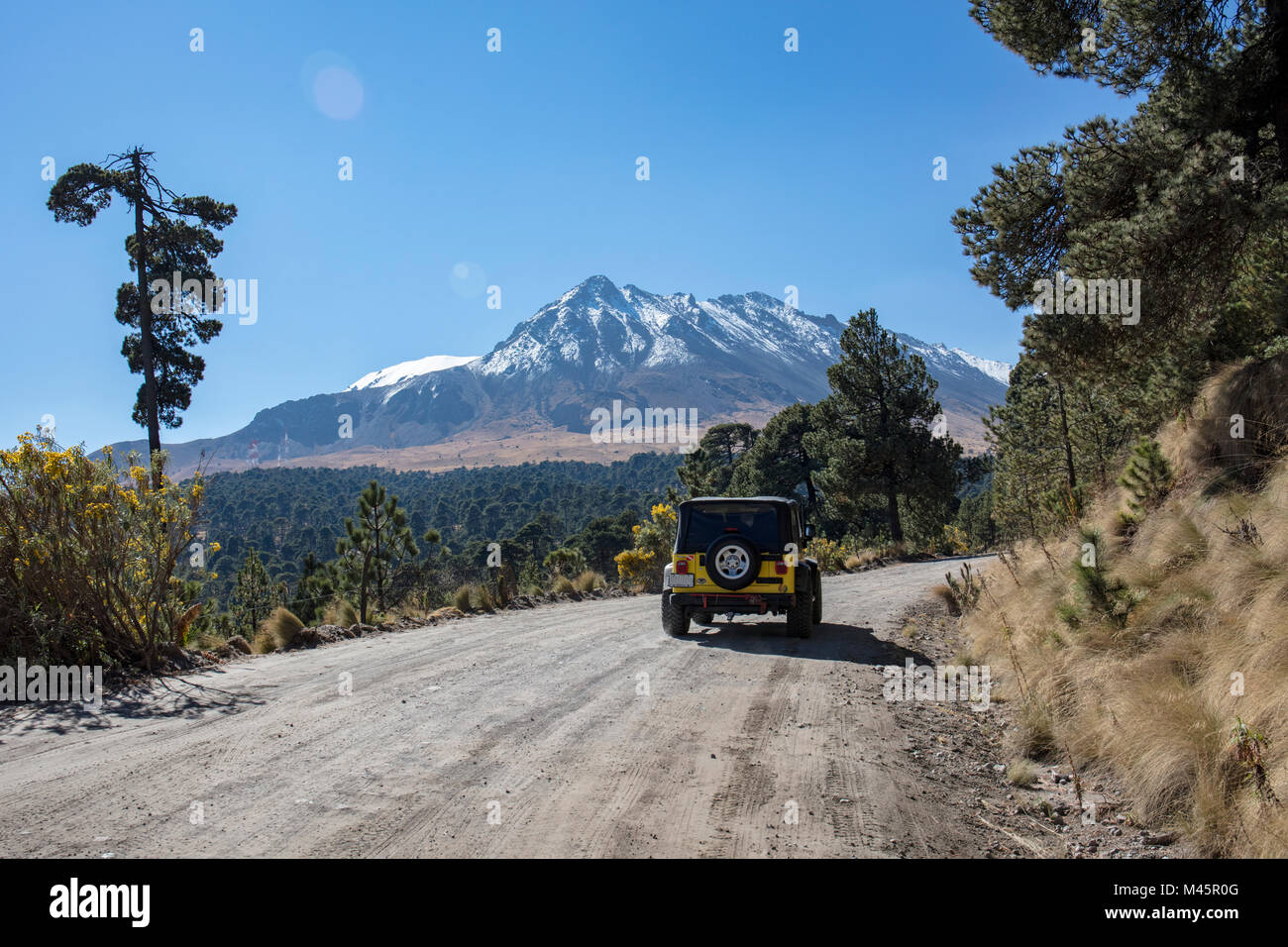 Véhicule hors route sur la piste de Nevado de Toluca, Mexique,Volcan Banque D'Images