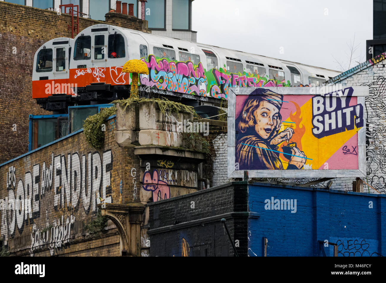 Village souterrain avec des calèches de métro à Shoreditch, Londres Angleterre Royaume-Uni Banque D'Images