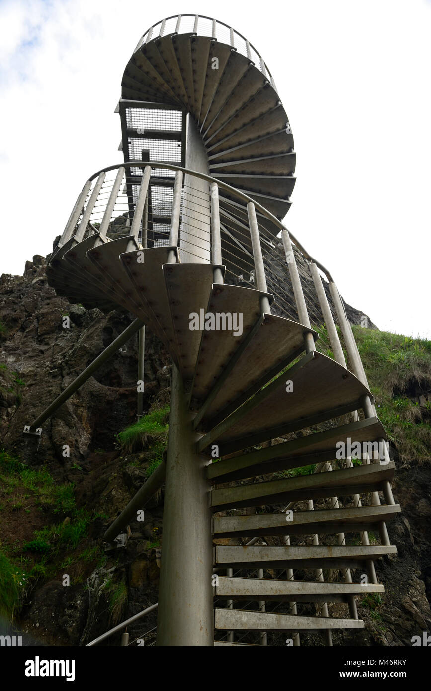 Les Gobbins Chemin falaise,entrée,Escalier,Lookout point de vue spectaculaire falaise,,marche,Metal,Pont,Route côtière de la chaussée des ponts,Islandmagee,C Banque D'Images