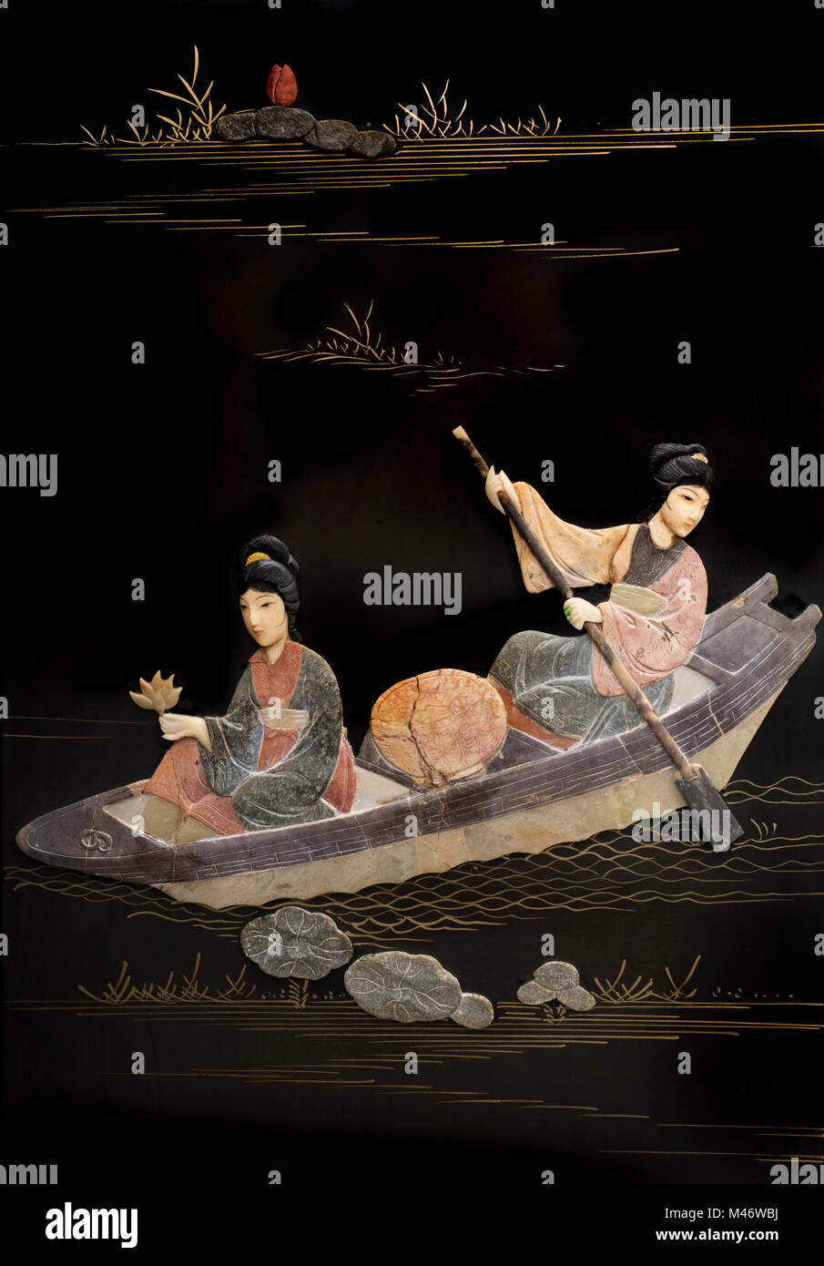 Chinoiserie peint en noir prix écran, sculpture en pierre, 'floating world' fait chinois l'exportation vers l'Europe pour la fourniture de la vente au détail Banque D'Images