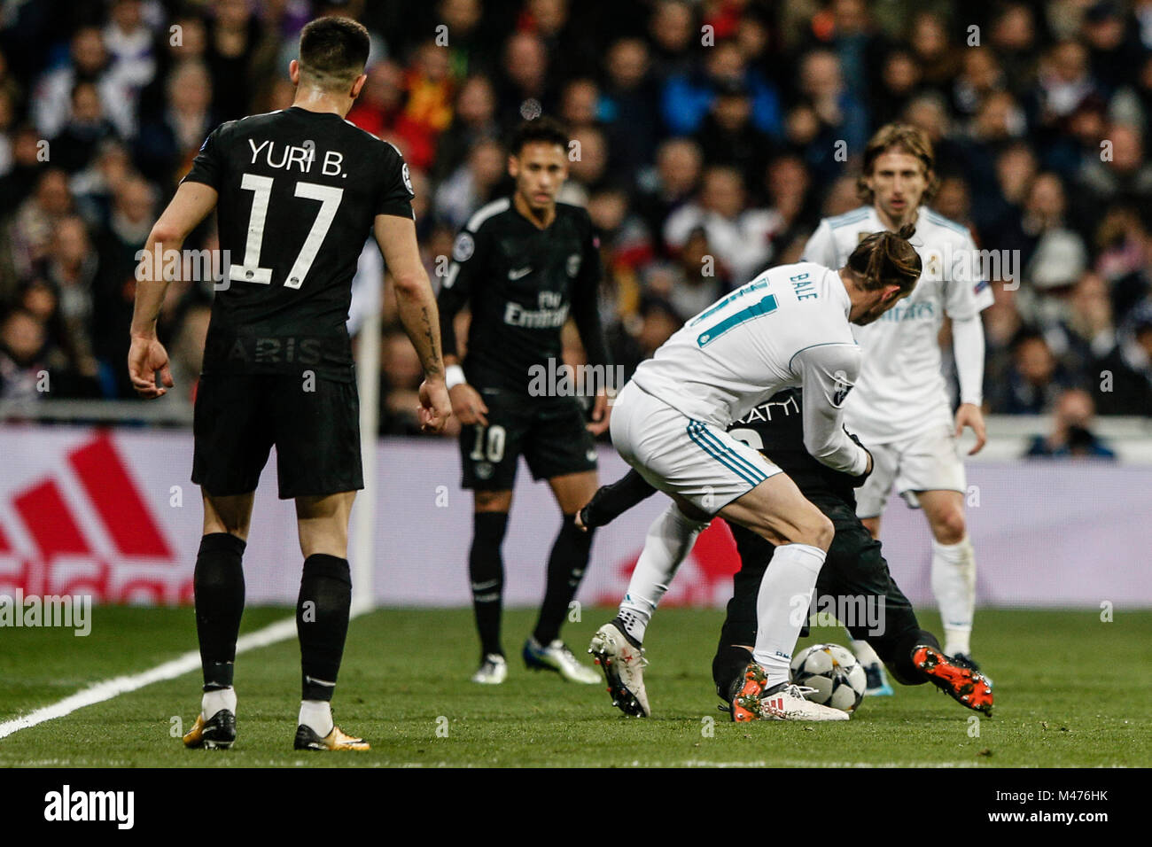 Gareth Bale (Real Madrid) se bat pour le contrôle de la balle avec Marco  Verratti (PSG), UCL Champions League match entre Real Madrid vs PSG au  Santiago Bernabeu à Madrid, Espagne, le