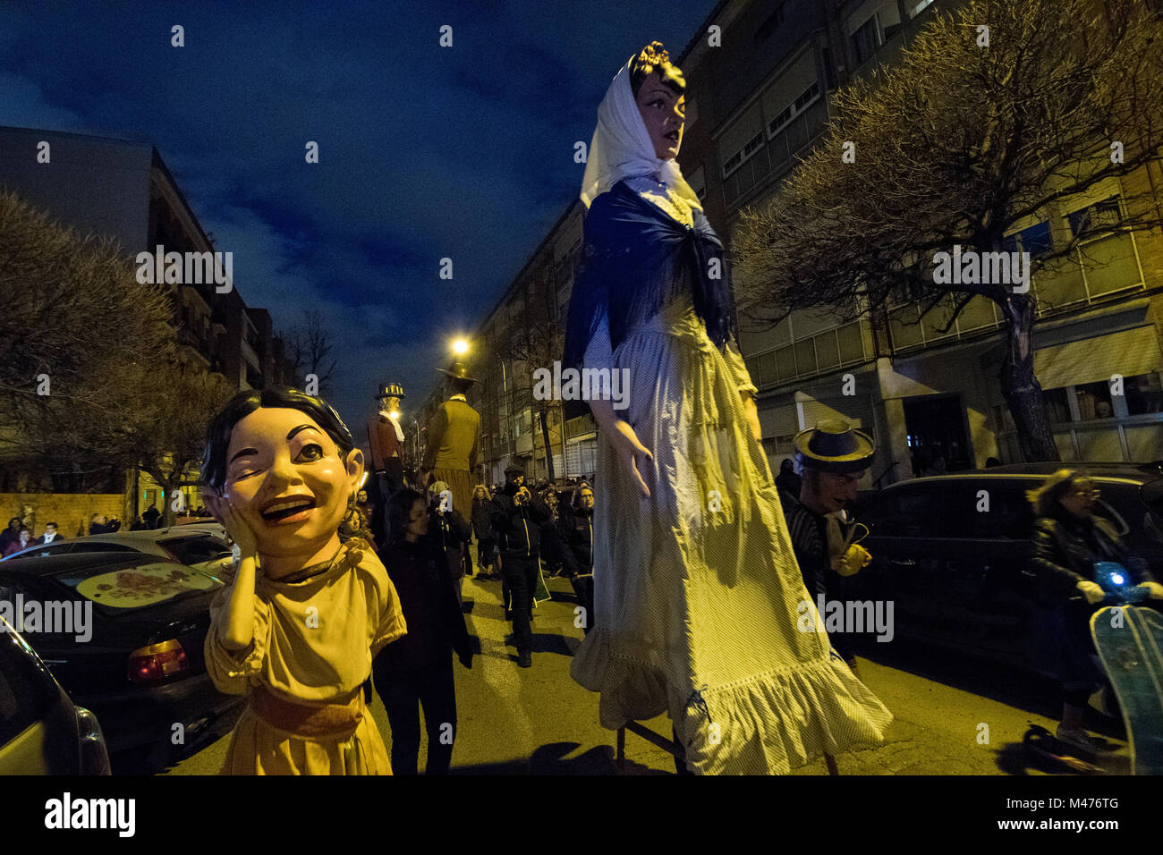 Madrid, Espagne. 14 Février, 2018. Gigants et 'cabezudos" pendant la parade de l'enterrement de la sardine. © Valentin Sama-Rojo/Alamy Live News. Banque D'Images