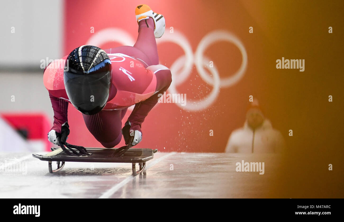 Pyeongchang, Corée du Sud. Feb 15, 2018. À partir de la Russie d'athelete olympiques Nikita Tregubov participe à la men's skeleton aux Jeux Olympiques d'hiver de PyeongChang 2018 au Centre des sports de glisse Olympique, PyeongChang, Corée du Sud, le 15 février 2018. Nikita Tregubov a coûté la deuxième place après la chaleur 2 dans le temps de 1:41,09 au total. Credit : Wang Haofei/Xinhua/Alamy Live News Banque D'Images