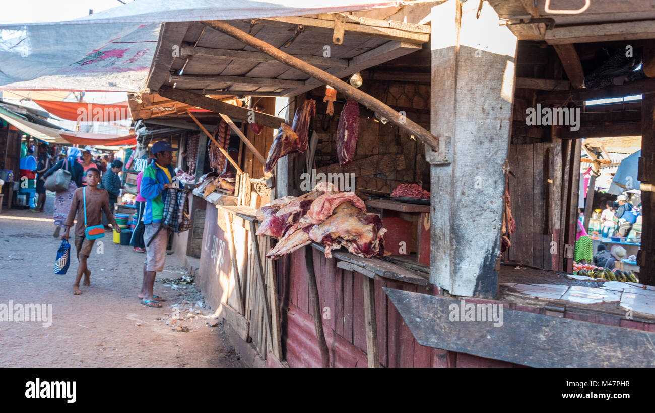 Blocage de la viande, marché de la ville, Ambalavao, Madagasacr Banque D'Images