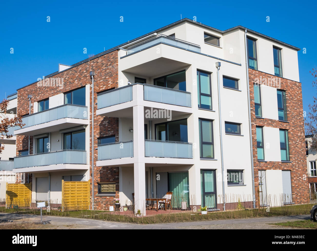 Nouveau bloc d'appartements vu à Berlin, Allemagne Banque D'Images