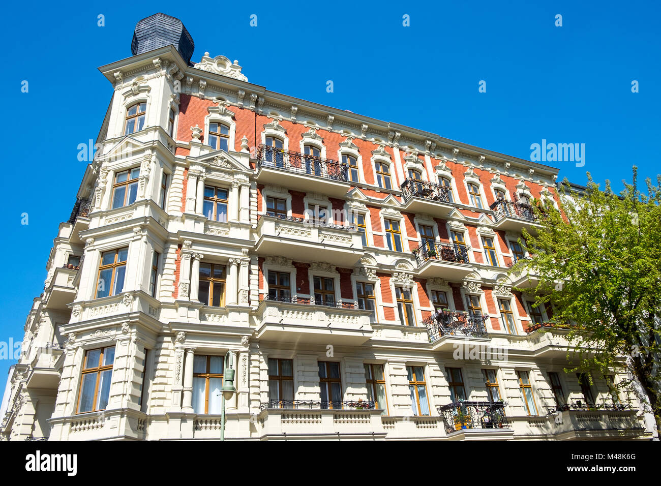 Bel immeuble restauré à Berlin, Allemagne Banque D'Images