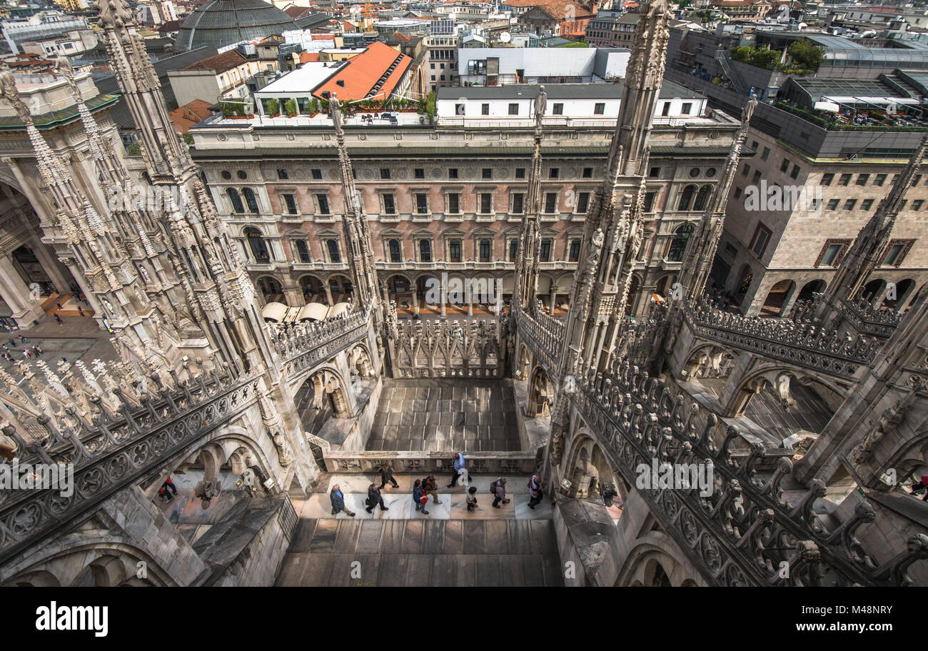Terrasses de la cathédrale de Milan, Lombardie, Italie Banque D'Images