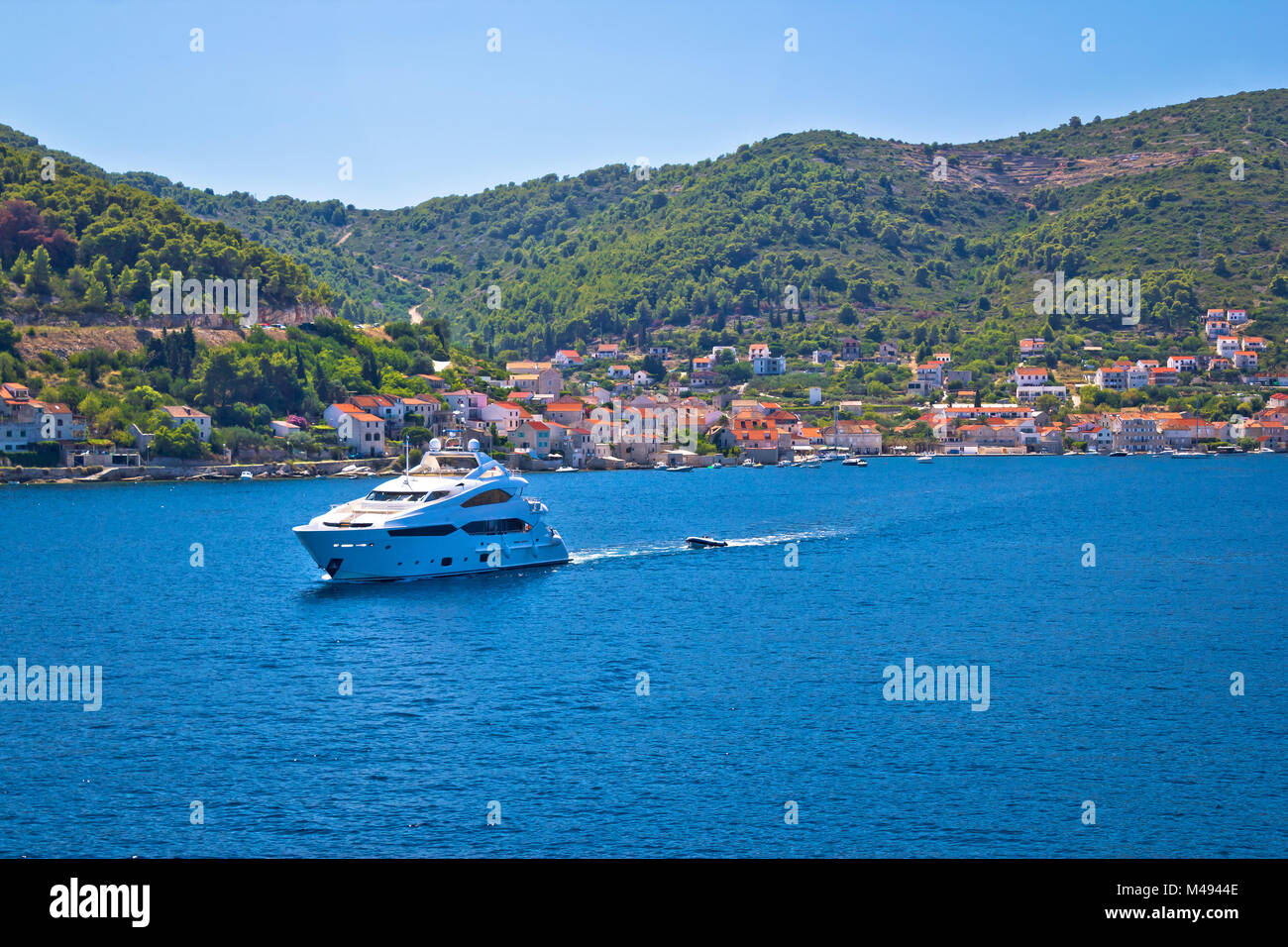 Île de Vis vue destination yachting Banque D'Images