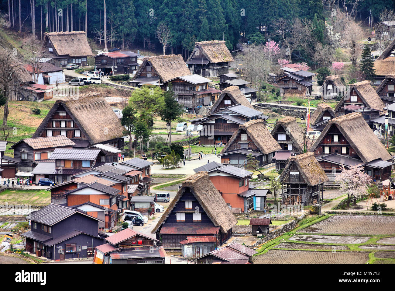 Japon - vue aérienne de Shirakawa-Go, célèbre village classé au Patrimoine Mondial de l'UNESCO. La préfecture de Gifu. Banque D'Images