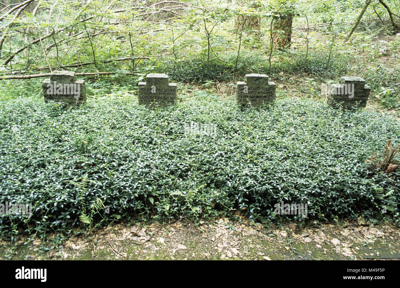 Des sépultures de guerre allemand de soldats allemands de la Seconde Guerre mondiale Banque D'Images