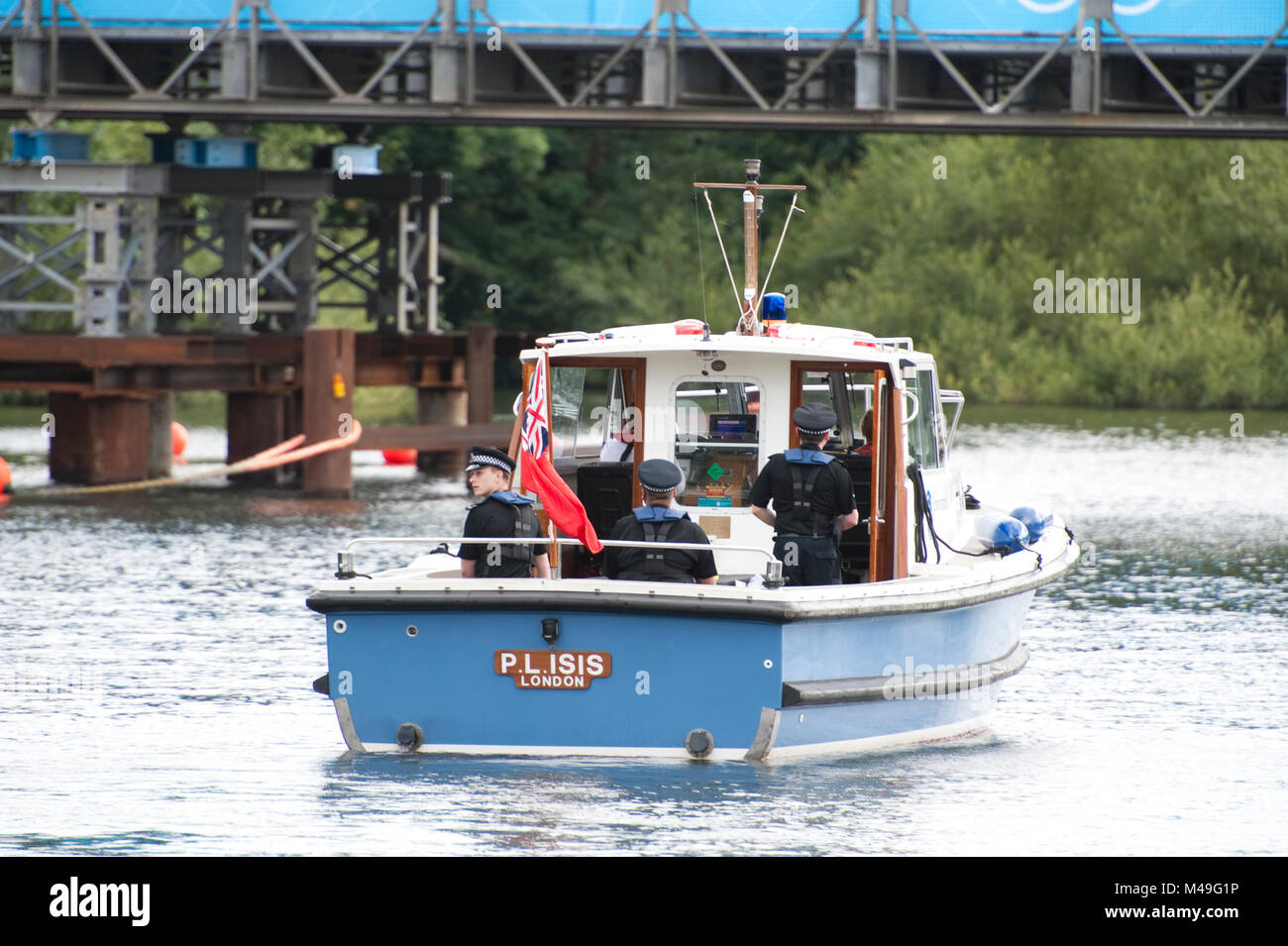 Jeux olympiques 2012. 28 juillet 2012. Sur la Tamise près de l'Aviron d'Eton Dorney Lake. La police dans l'Agence de l'environnement bateaux de rivière en patrouille Banque D'Images