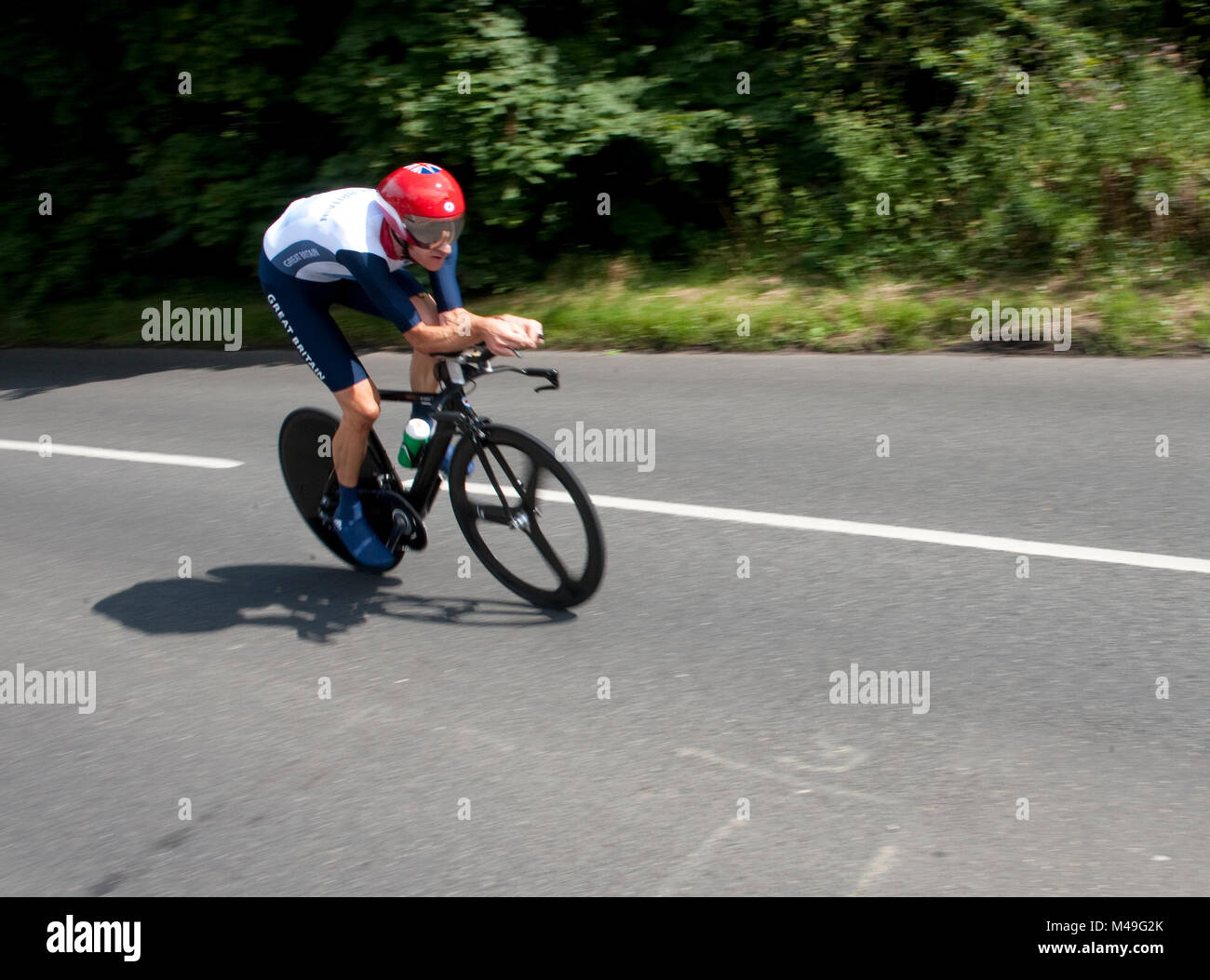 Jeux olympiques 2012. 1er août 2012. Bradley Wiggins, de l'équipe Grande-bretagne, Men's montre, en passant par la route inférieure verte, ESHER, Surrey Banque D'Images