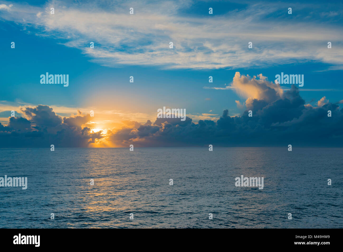 Lever du soleil sur la côte est de l'Australie à Scotts Head dans le nord EN IN Banque D'Images