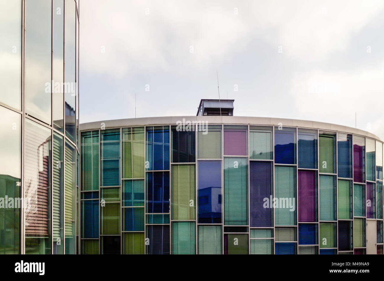 Gratte-ciel dans le parc scientifique de Berlin-Adlershof, Allemagne. Banque D'Images