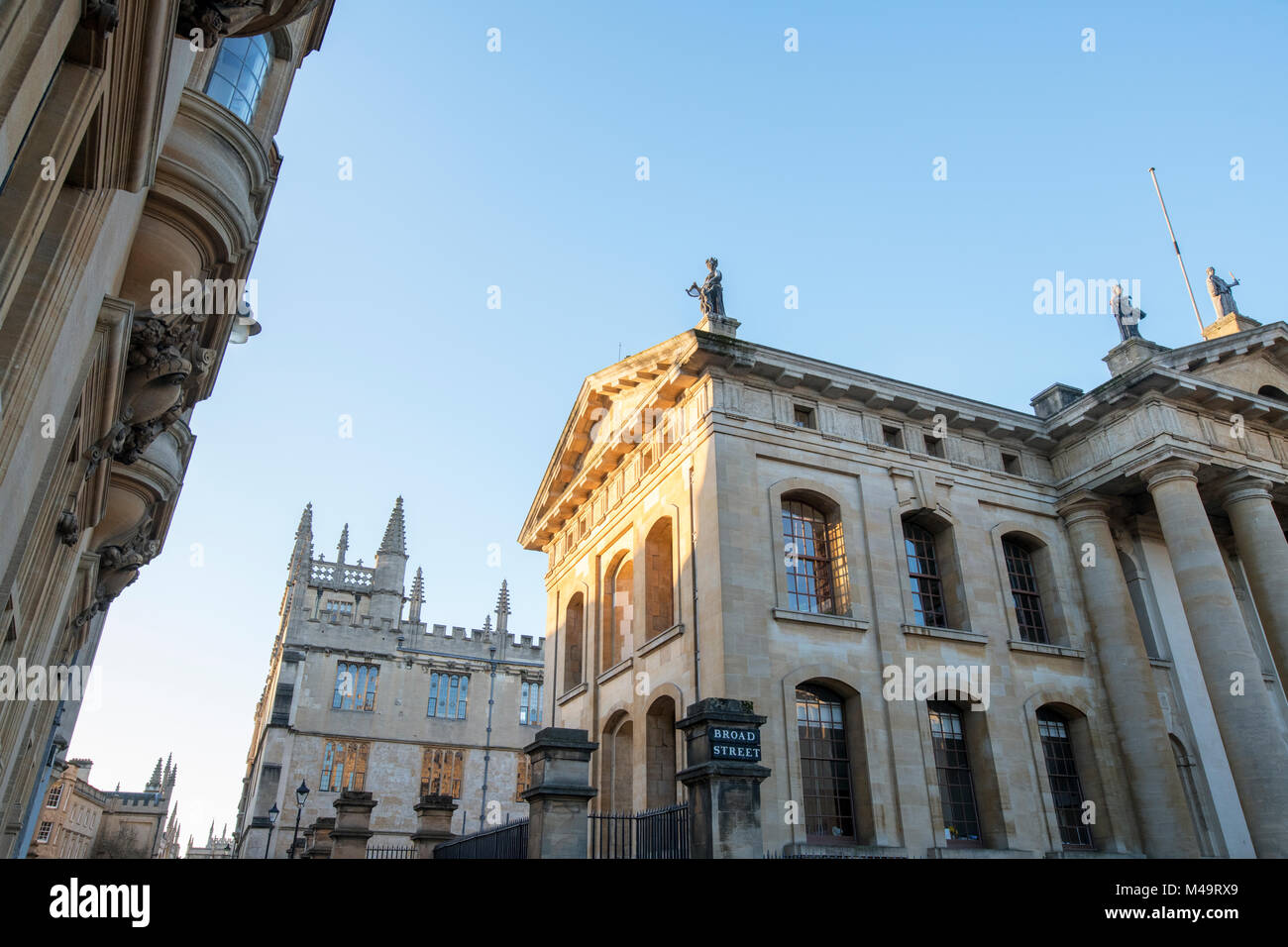 Bodleian Library au lever du soleil, Broad Street, Oxford, Oxfordshire, Angleterre Banque D'Images