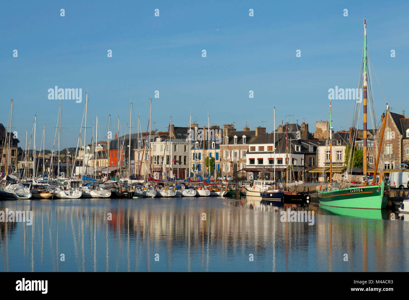 Paimpol (Bretagne, nord-ouest de la France) : le port de pêche. (Non disponible pour la production de cartes postales) Banque D'Images