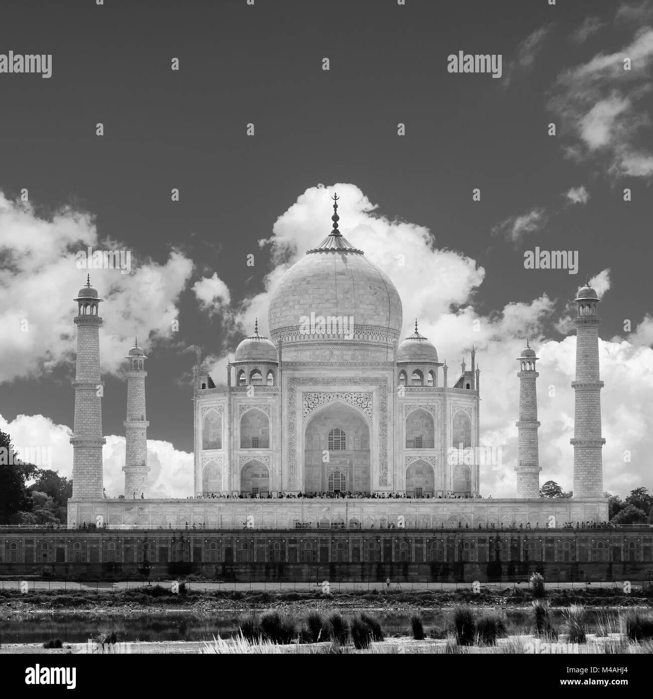 Évoquant une vue en noir et blanc du Taj Mahal d'Agra, Yamuna river, de l'Uttar Pradesh, Inde Banque D'Images