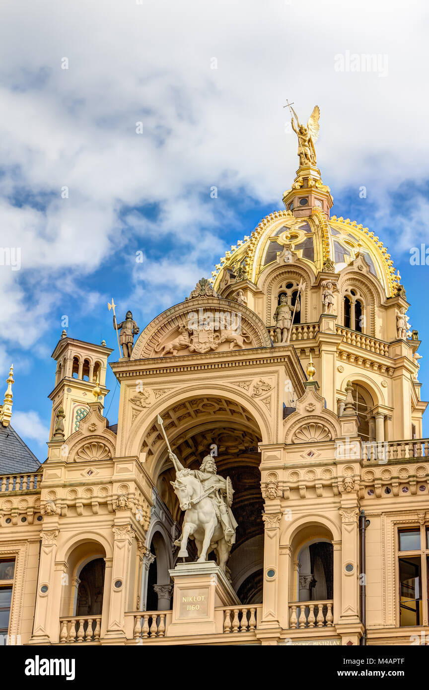 Schwerin Palace dans l'historicisme romantique de style architecture Banque D'Images