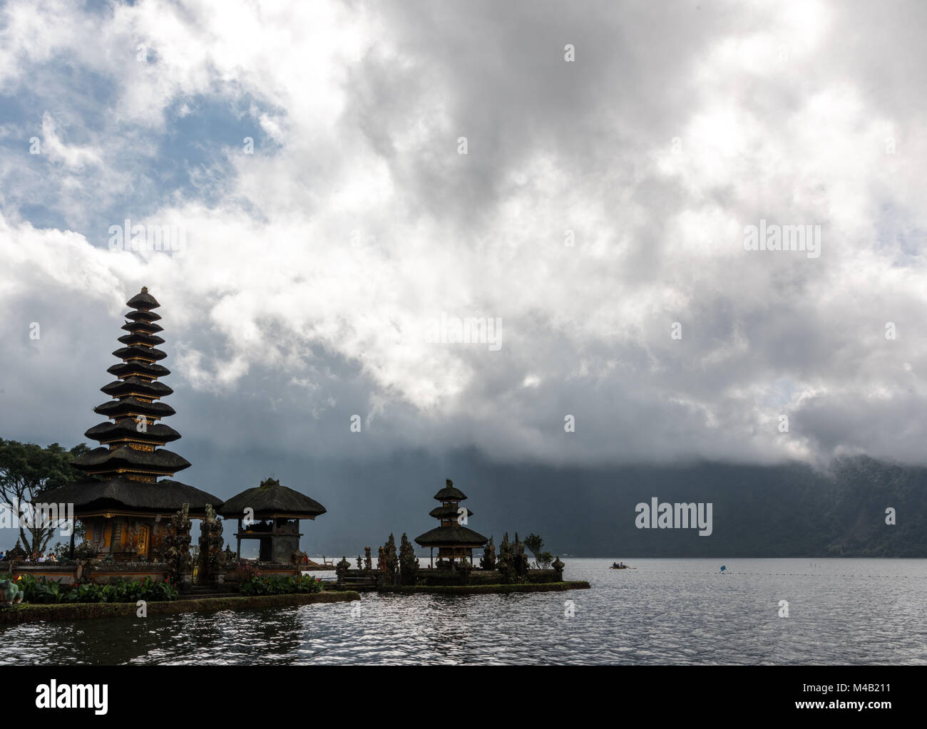 Complexe du temple Pura Ulun Danu Bratan sur la rive ouest du Danau Bratan, nord de Bali Banque D'Images