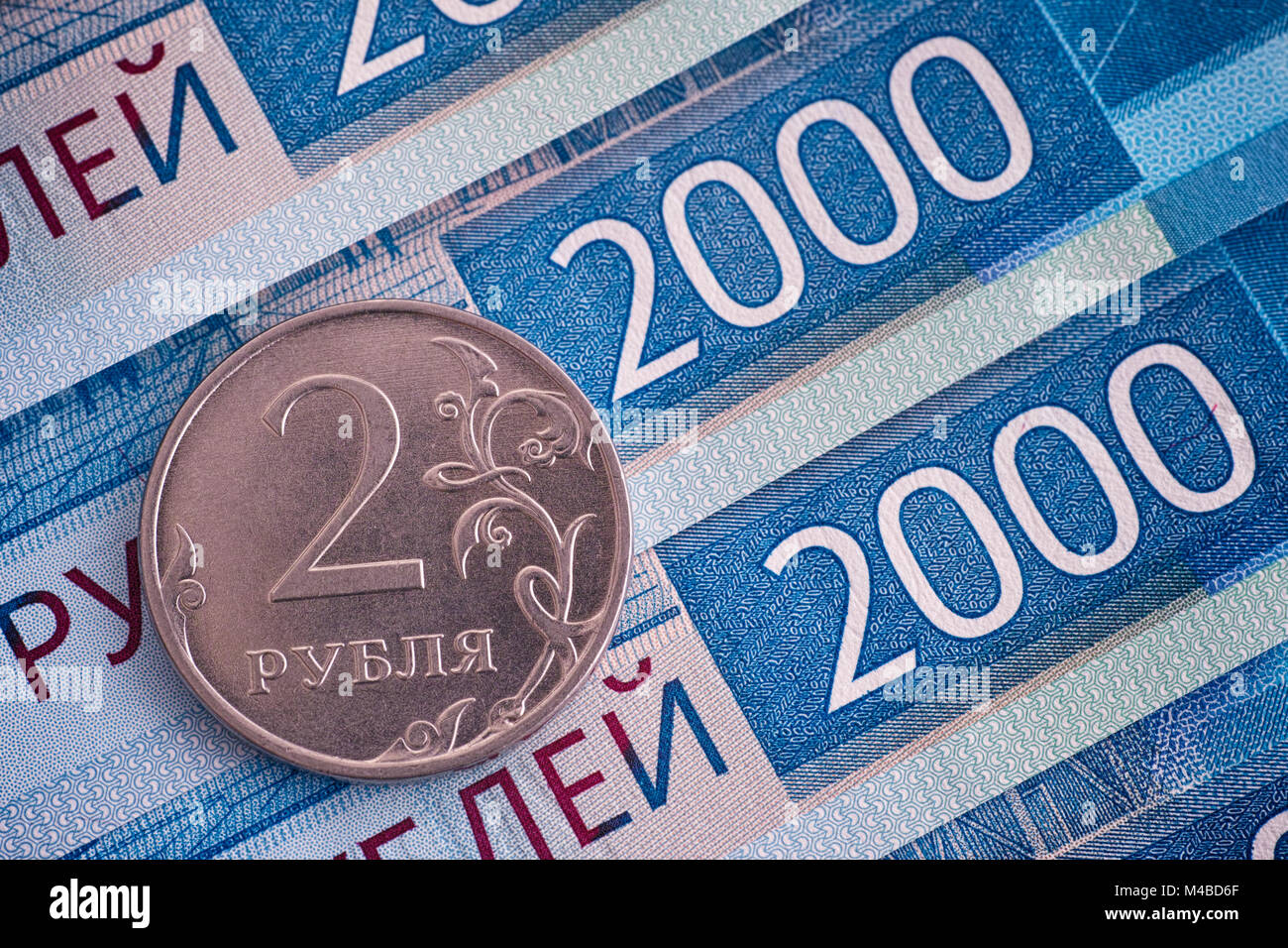 Deux mille et deux billets de Rouble Rouble-pièce. Close up. Banque D'Images
